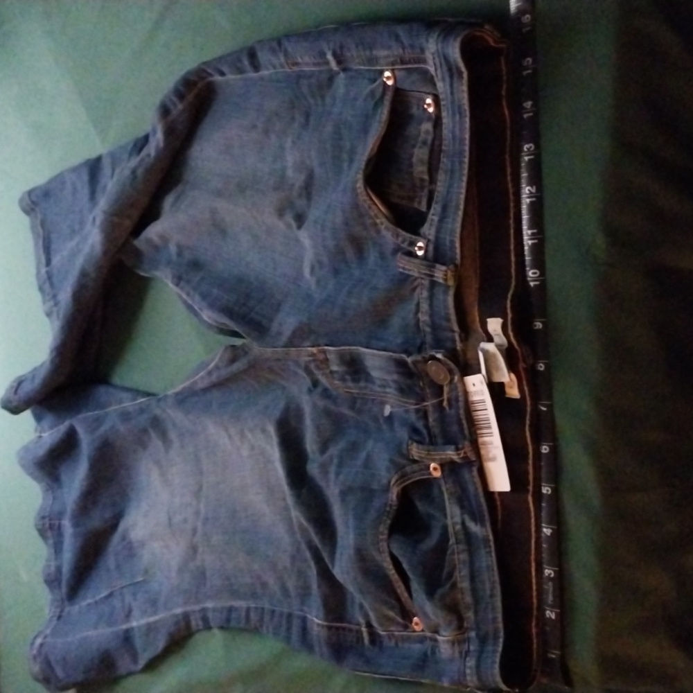 Torrid Festi Super Flare Jeans - Picture 5 of 8